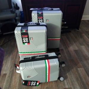 Luggage set of three